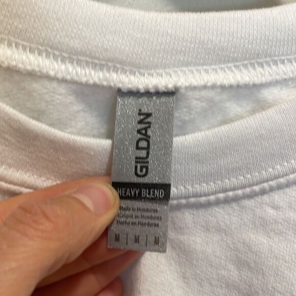 NWOT Gildan woman’s white sweatshirt - Picture 4 of 9